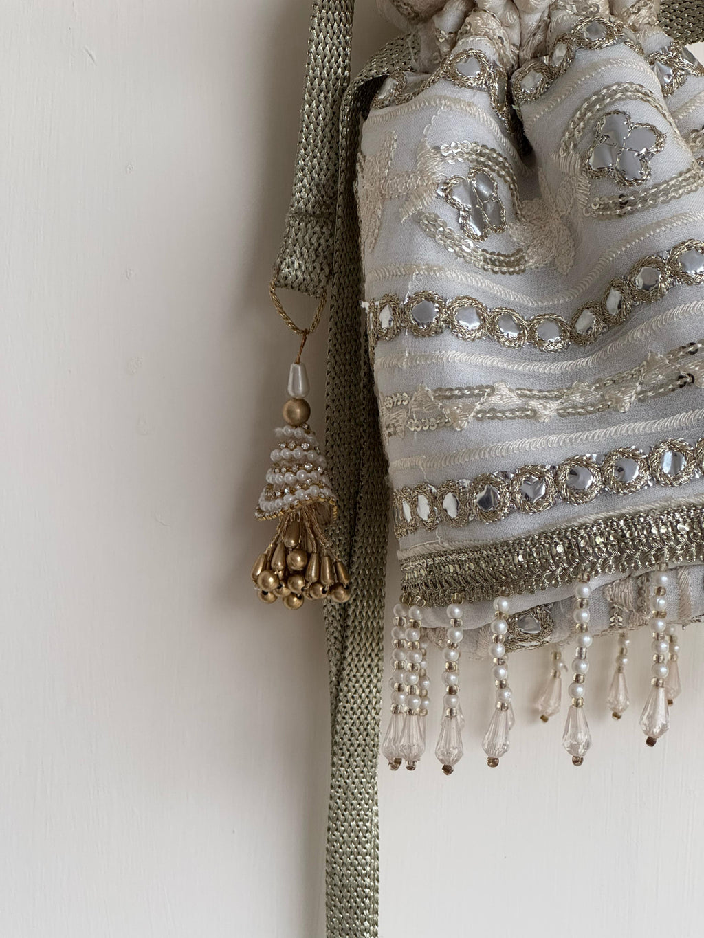 Sufaid-e-Zar Handcrafted Ivory Mirror Work Potli Bag | Bridal Nikah & Festive Clutch