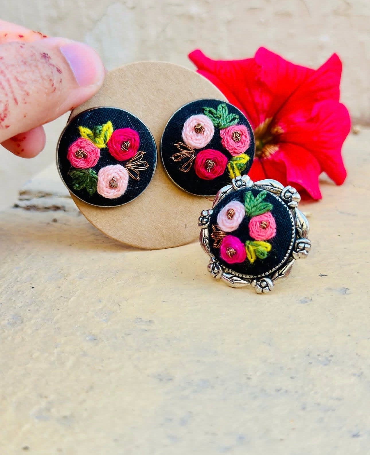 Hand-Embroidered Black Floral Ring - Vintage Silver Filigree Band