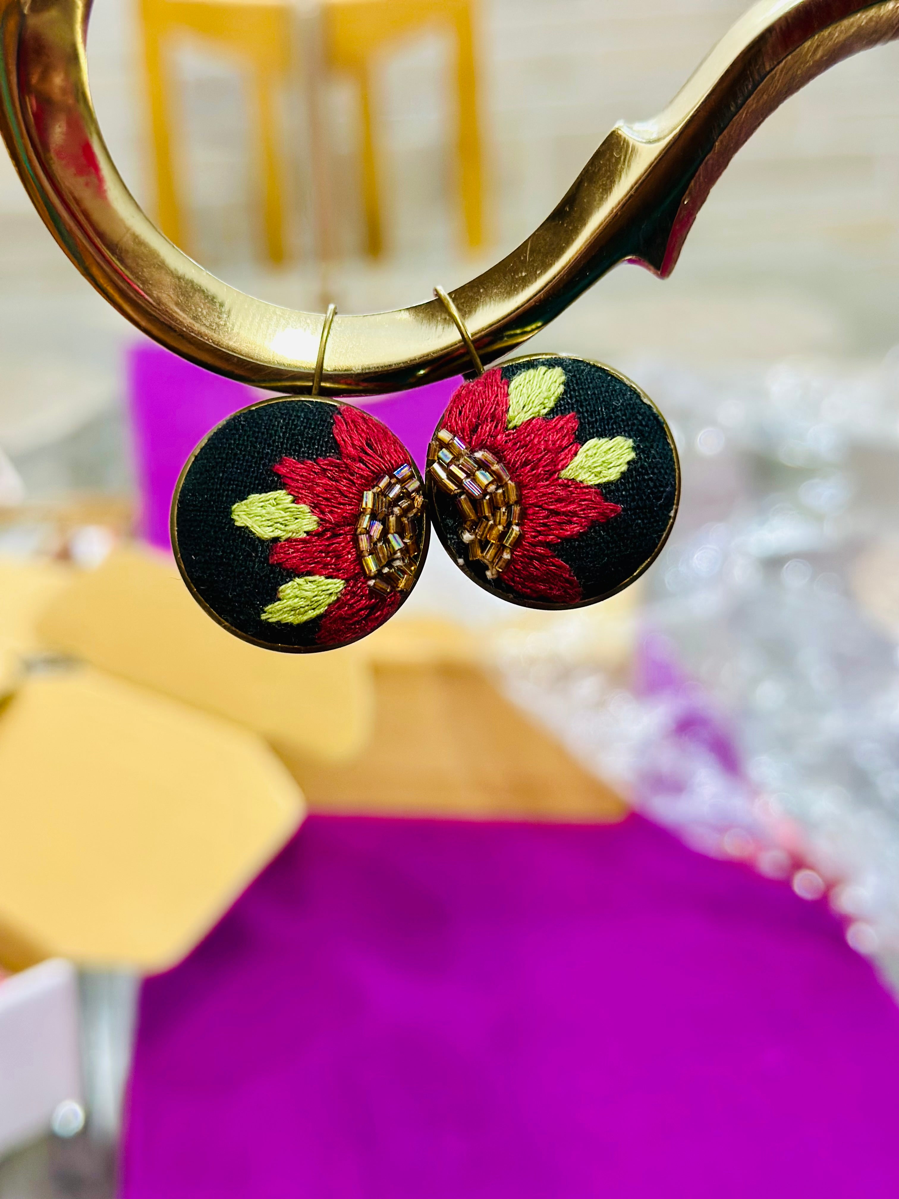 Hand Embroidered Floral Ring - Antique Gold Gulzari