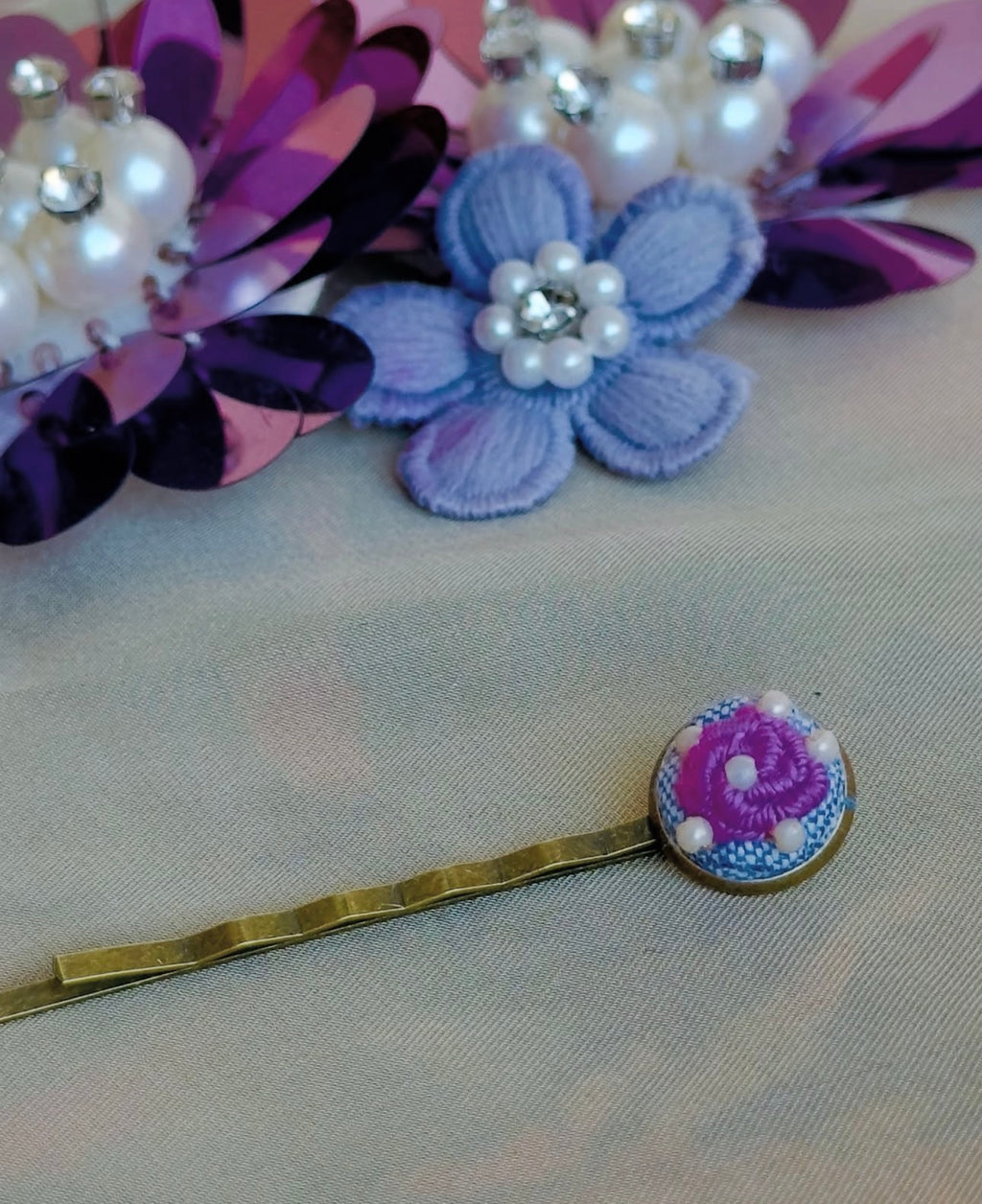 Hand-Embroidered Lilac Rose Hair Pin – Vintage Brass Slide