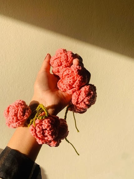 Blushing Peach Rose Cluster Crochet Gajra Bracelet