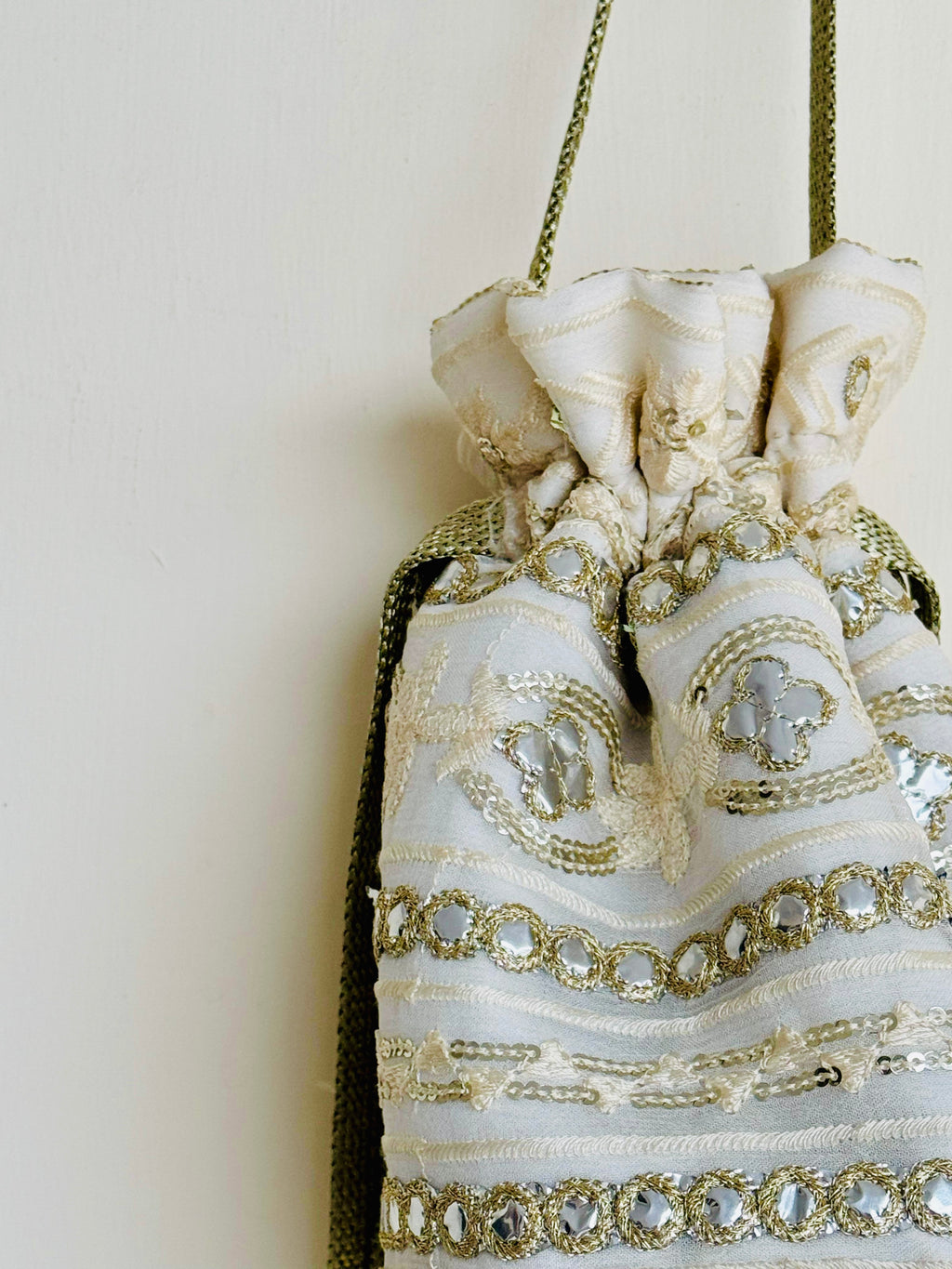 Sufaid-e-Zar Handcrafted Ivory Mirror Work Potli Bag | Bridal Nikah & Festive Clutch