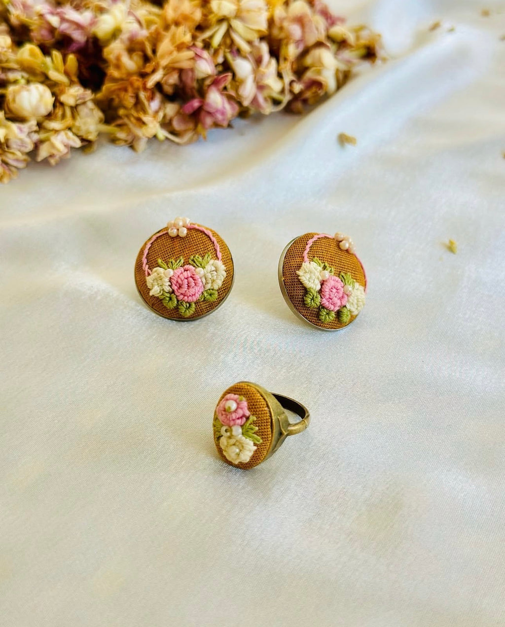 Hand-Embroidered Floral Ring - Vintage Style Brass Jewelry