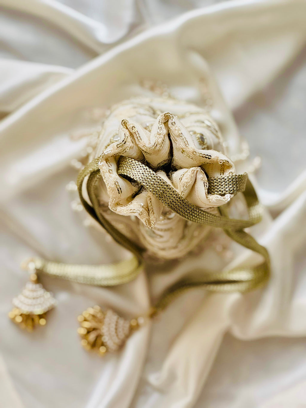 Sufaid-e-Zar Handcrafted Ivory Mirror Work Potli Bag | Bridal Nikah & Festive Clutch