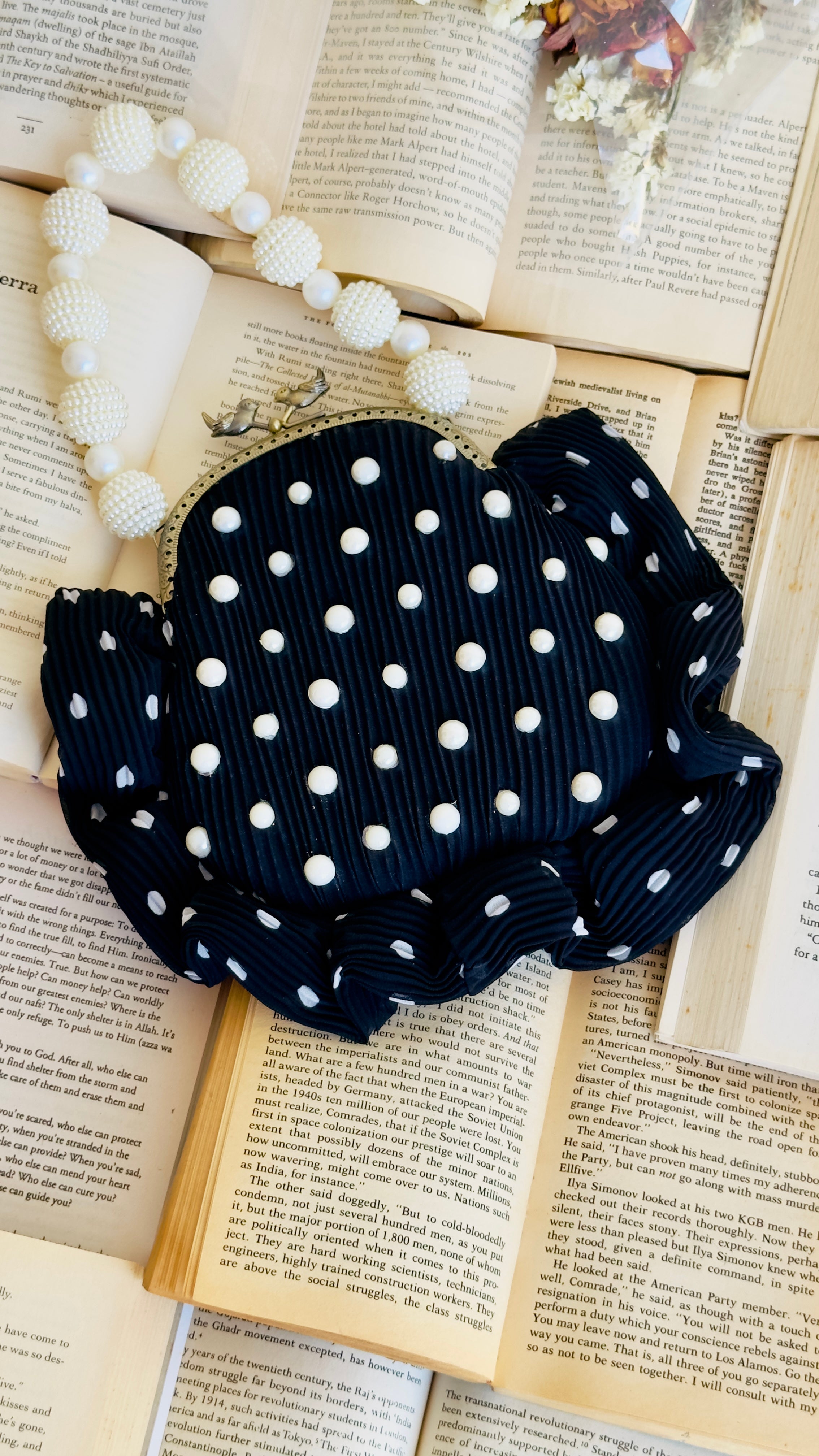 The Dotty Diva: Vintage-Inspired Pearl & Polka Dot Frame Clutch