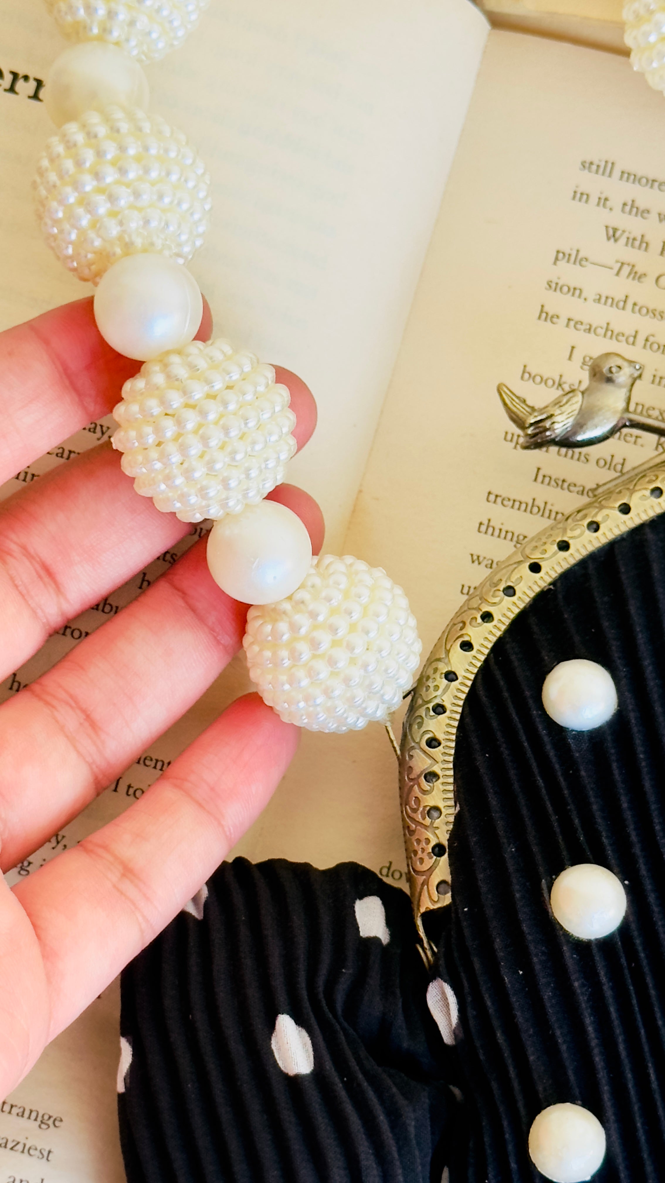 The Dotty Diva: Vintage-Inspired Pearl & Polka Dot Frame Clutch
