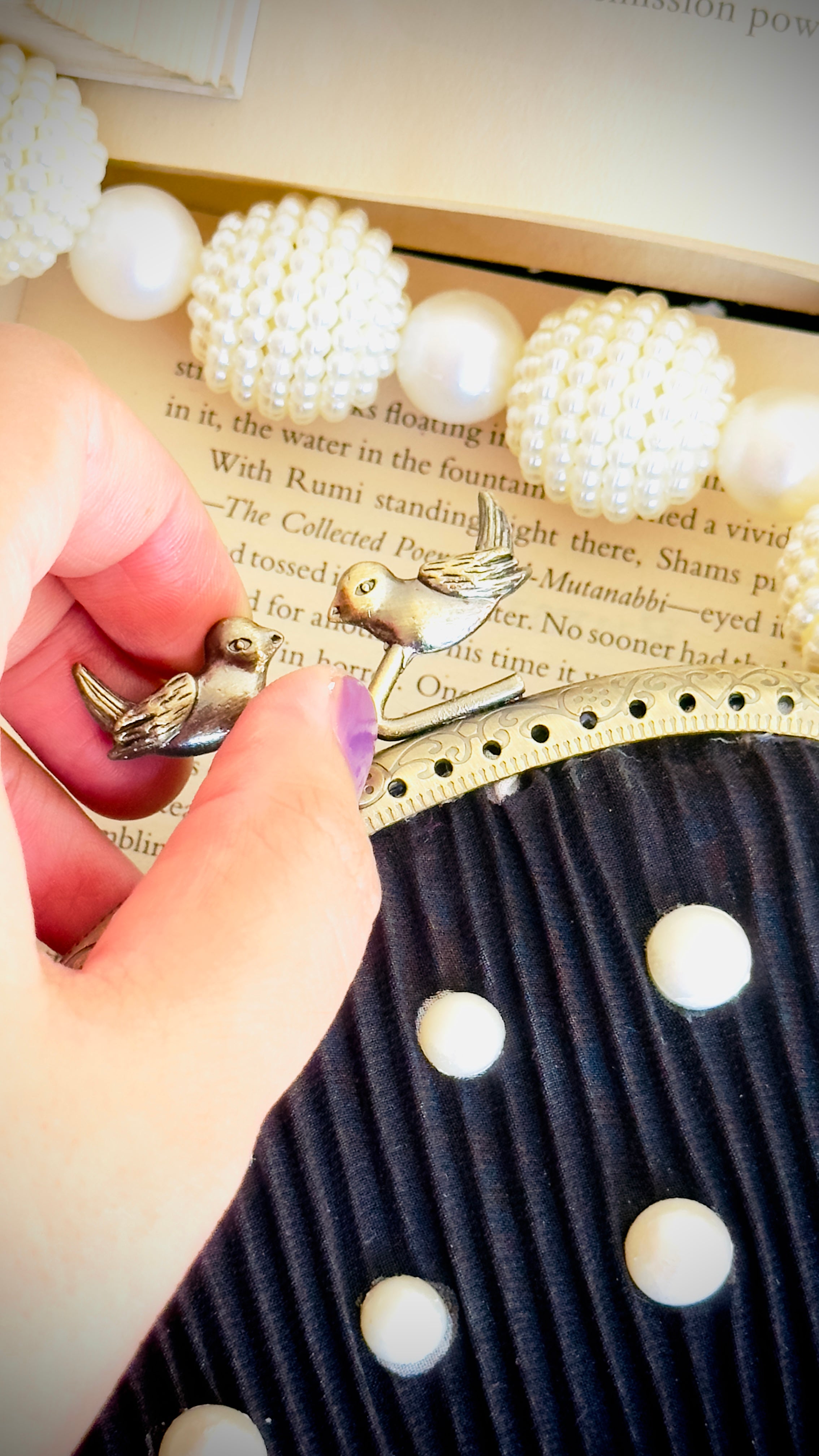 The Dotty Diva: Vintage-Inspired Pearl & Polka Dot Frame Clutch