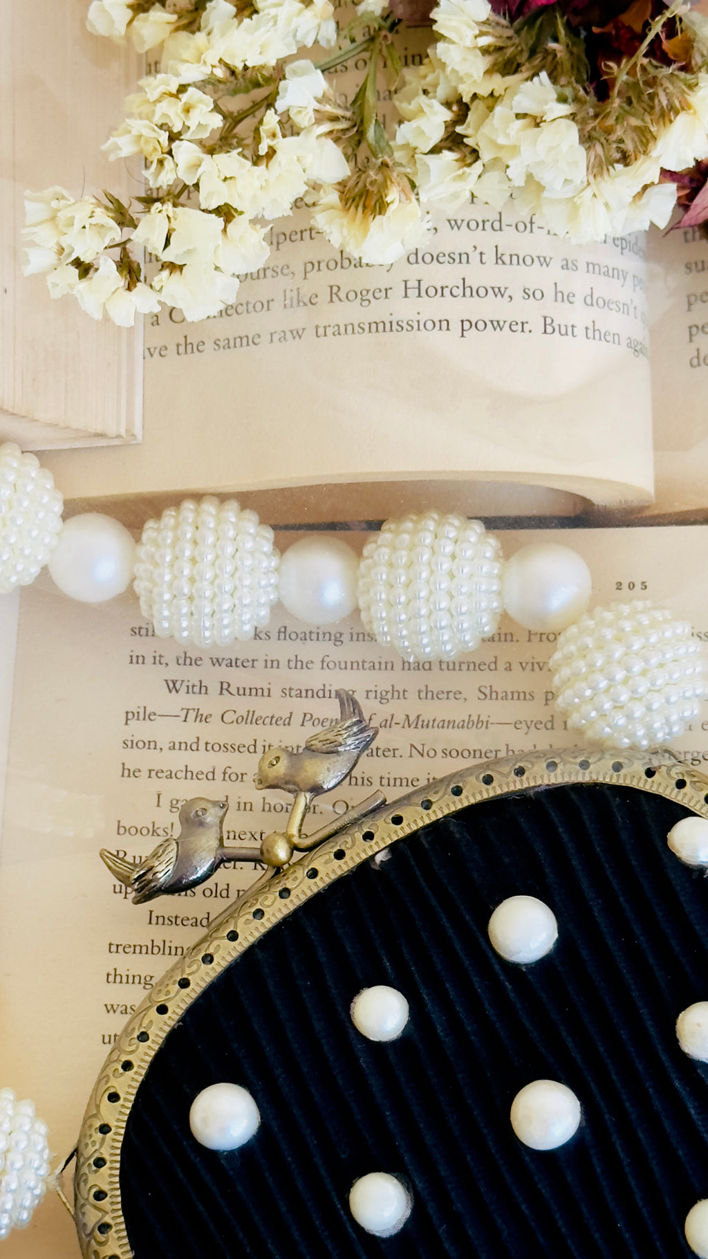 The Dotty Diva: Vintage-Inspired Pearl & Polka Dot Frame Clutch
