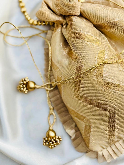 Anjum: Gold Net Chevron Bridal Batwa with Beaded Handle